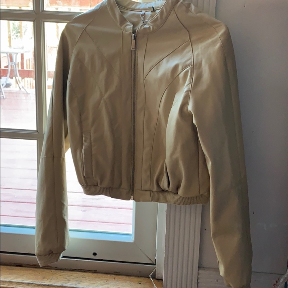 Cropped Pleather Jacket/Looks brand new!/SZ Medium